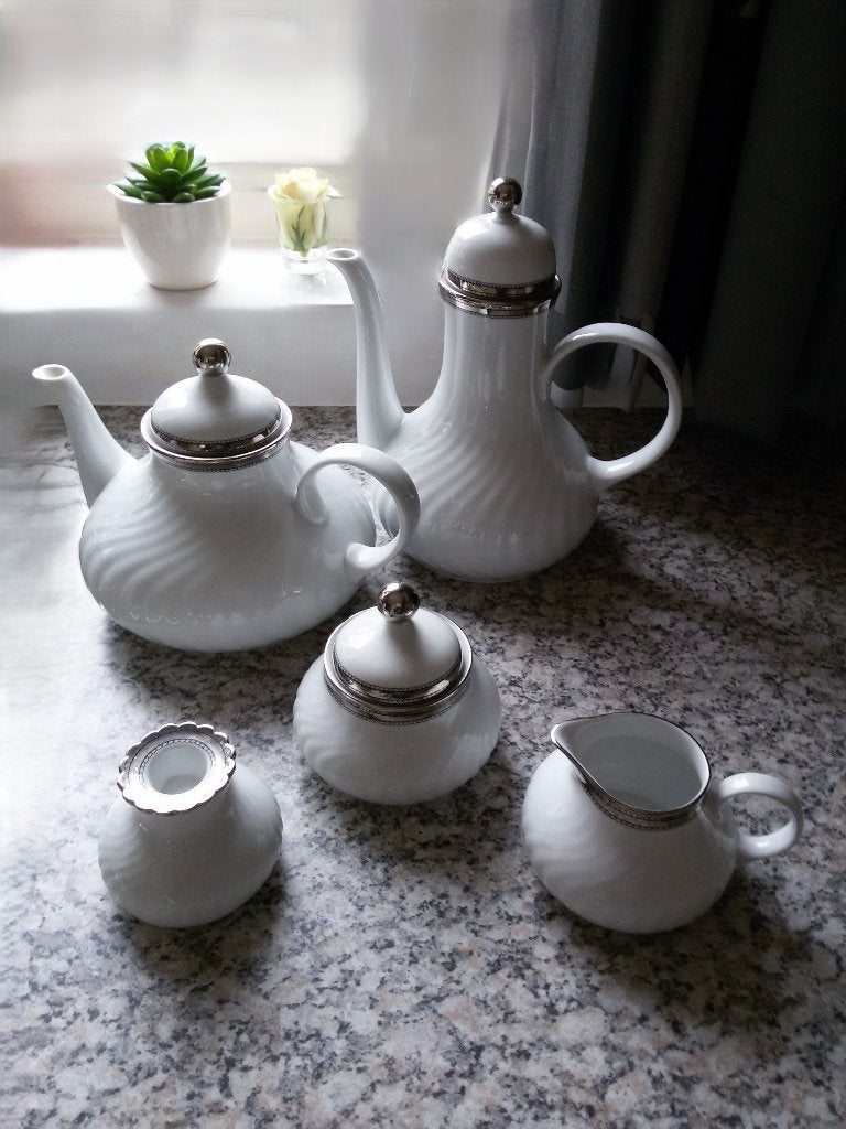 Vintage HUTSCHENREUTHER PORSELEINEN SERVIES met PLATINA RAND, Antiek en Kunst, Ophalen of Verzenden