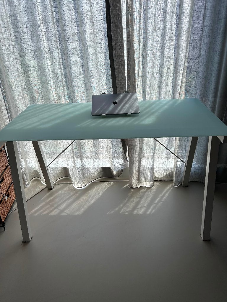 Glass Tampered Desk 125cm(L) x 65cm(W) x 77cm (H), Modern, Ophalen, Gebruikt, Computerbureau