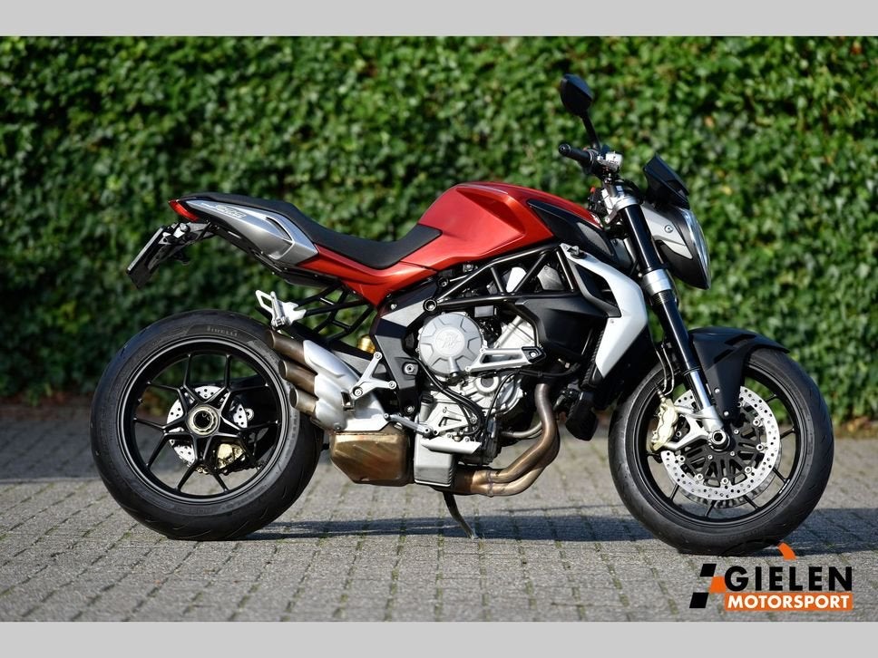 MV Agusta Brutale 800 eos 2015, Motoren, Motoren | MV Agusta, Via Giovanni Macchi, 144 21100 Varese, Italy, Bedrijf, 3 cilinders