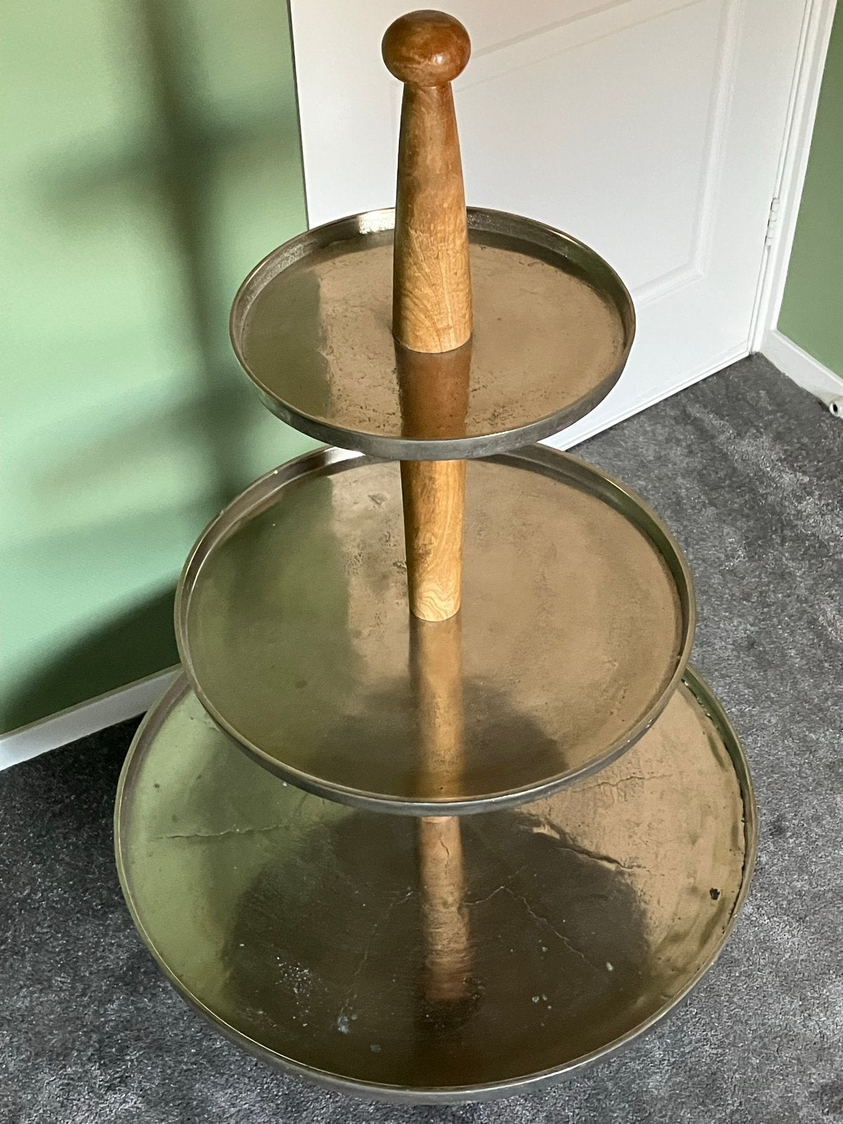 Goudkleurige Etagère met 3 Plateaus - 110 cm Hoog, Ophalen, Gebruikt, Goud, Metaal