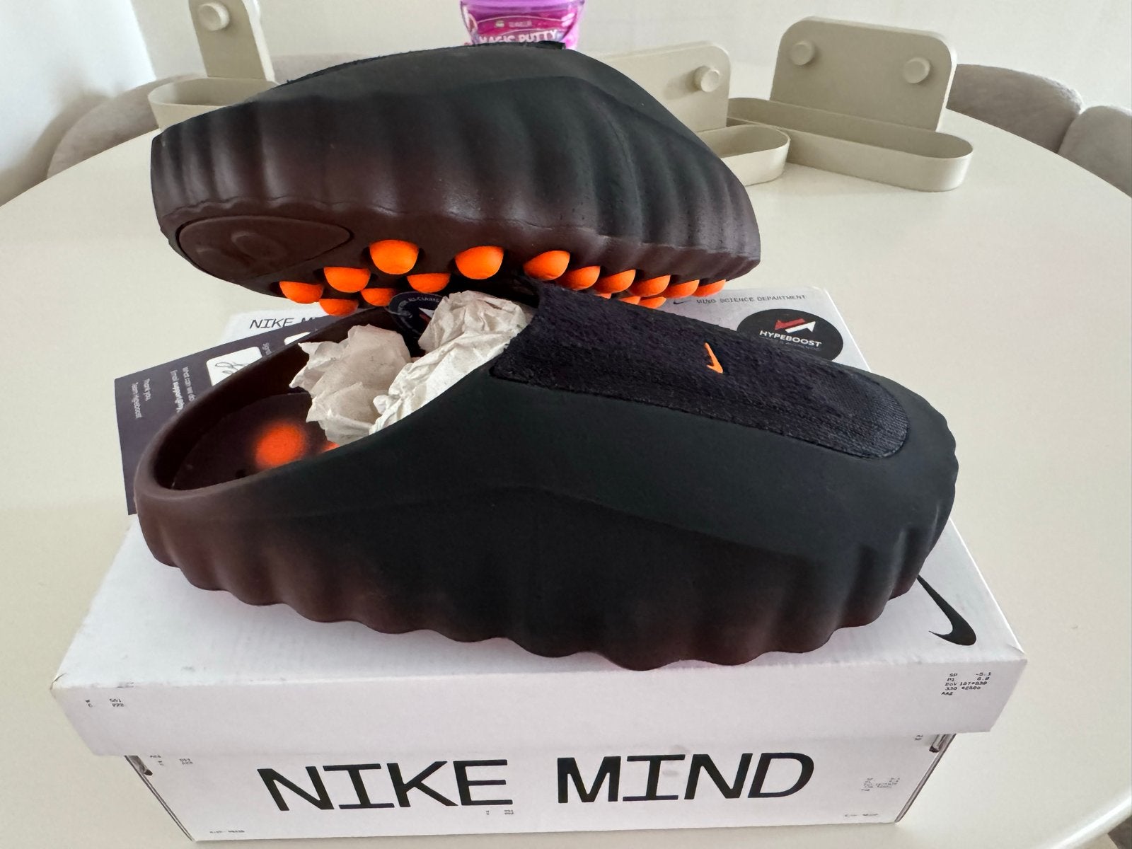Nike Mind 001 FK QS Slippers Zwart Oranje Maat 42.5, Ophalen of Verzenden, Nieuw, Zwart, Slippers