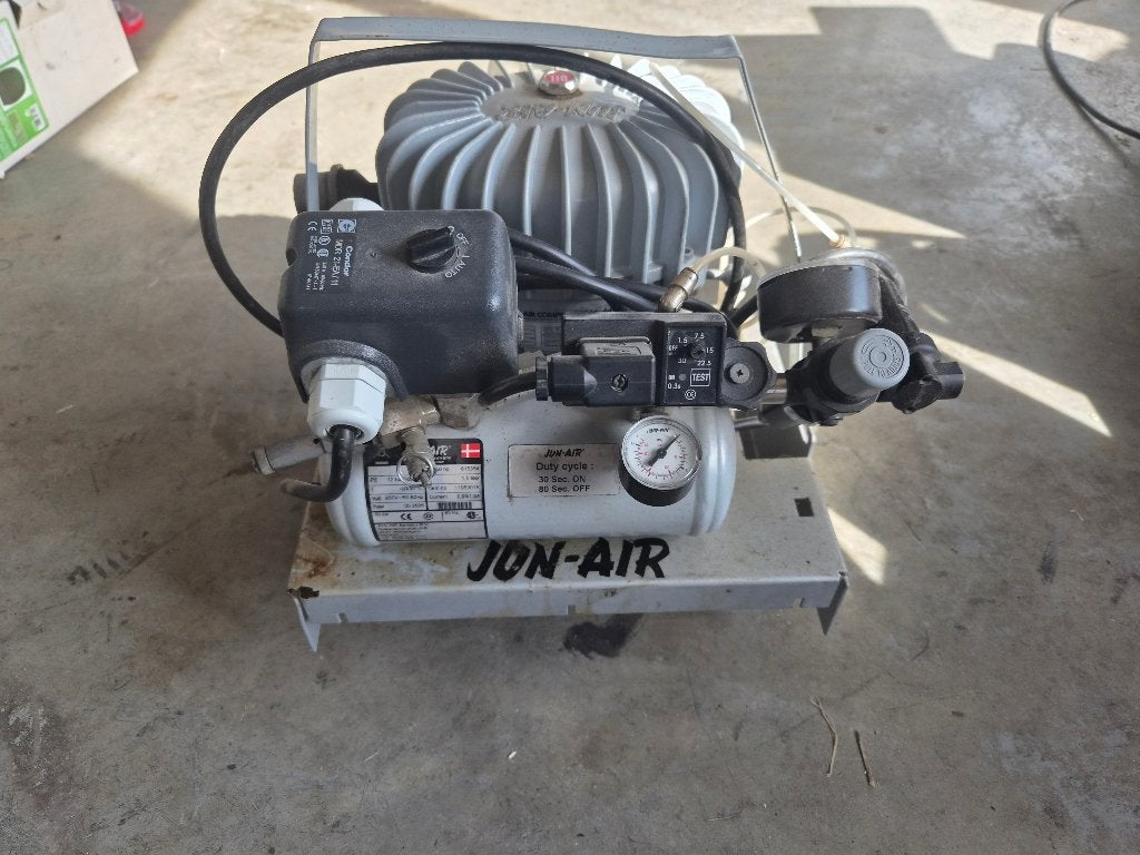 Jun air compressor, Ophalen, Gebruikt, 10 bar of meer, Minder dan 200 liter/min