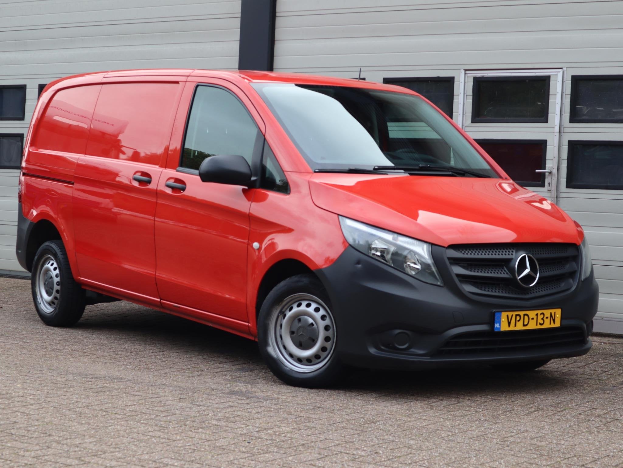 Mercedes-Benz Vito 111 CDI Airco - Camera - APK 02-2027, Auto's, Voorwielaandrijving, Euro 5, Gebruikt, 4 cilinders