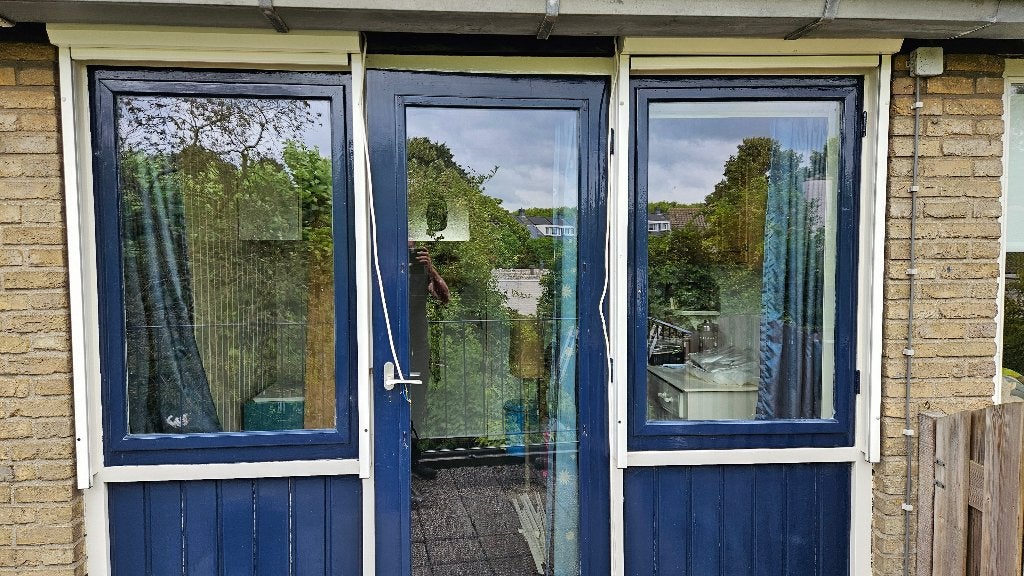 Twee elektrische screens met blauw doek., Doe-het-zelf en Verbouw, Rolluiken, Ophalen, Overige kleuren, Minder dan 100 cm, 100 tot 150 cm