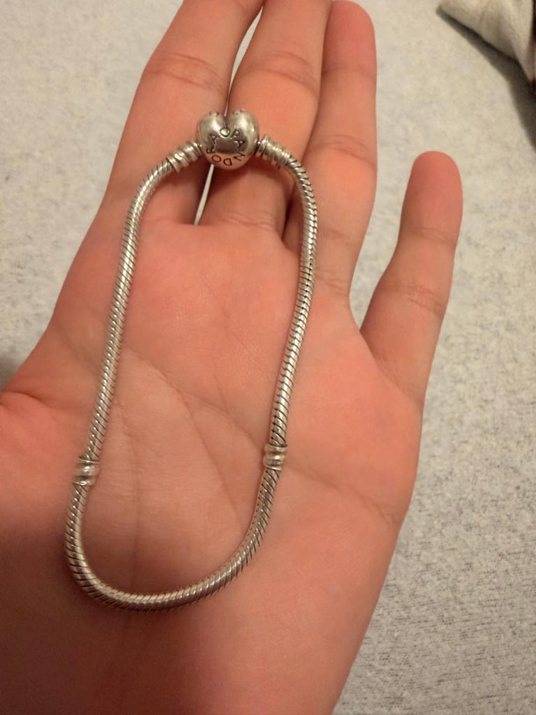 Pandora bedelarmband zilver met hartsluiting, Ophalen, Zo goed als nieuw, Zilver, Met bedels of kralen