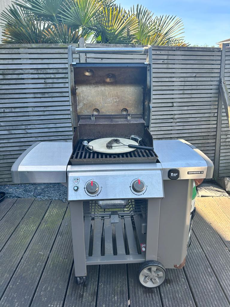 Weber Genesis II E-210 GBS Gasbarbecue met Pizzasteen, Ophalen, Gebruikt