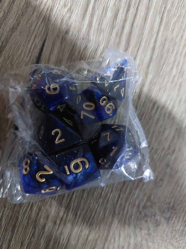 Luxe Royal Blue DnD Dice Set - Doorschijnend met Glitters, Vijf spelers of meer, Ophalen of Verzenden, Nieuw, Onbekend
