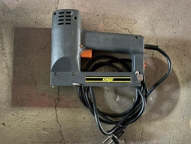 Kinzo Electrische nietmachine, Ophalen, Gebruikt