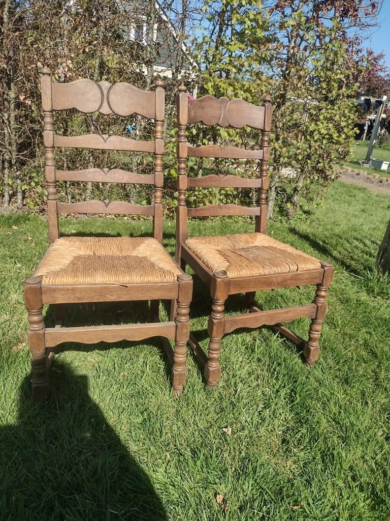 2 oude retro eikenhouten stoelen met rieten zitting, Ophalen