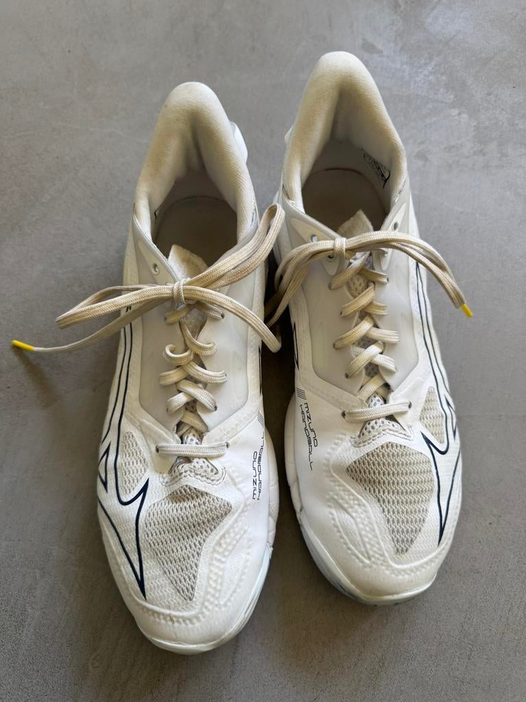Mooie zaal schoenen mt 39 Mizuno, Sport en Fitness, Korfbal, Ophalen of Verzenden, Zo goed als nieuw, Schoenen