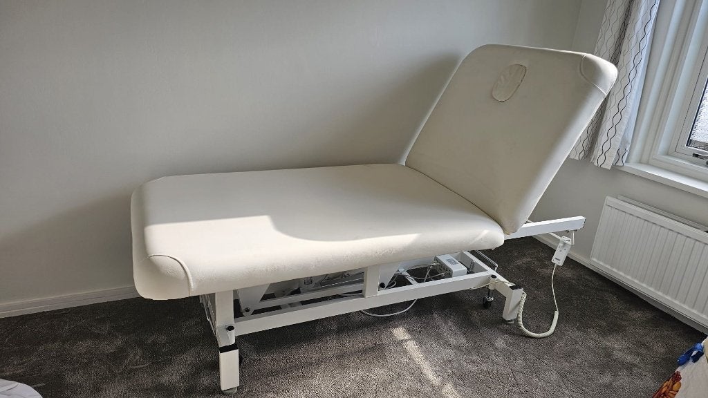 Professionele Behandeltafel (Azzurro / Sillon) – Wit, Ophalen, Zo goed als nieuw, Massagetafel