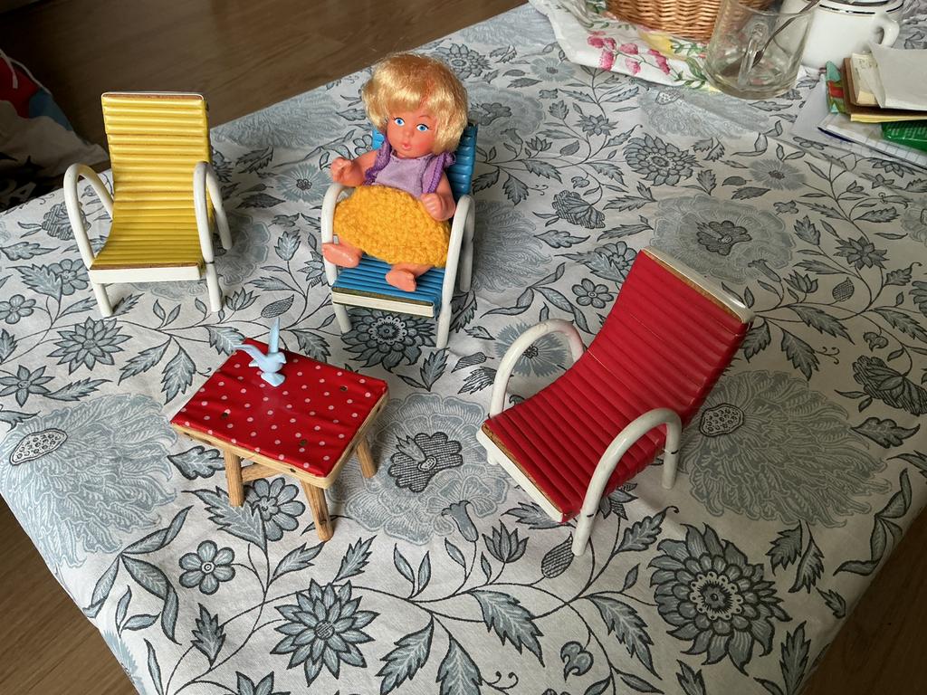 Poppenhuismeubeltjes jaren 70 retro, Ophalen of Verzenden, Zo goed als nieuw, Poppenhuis