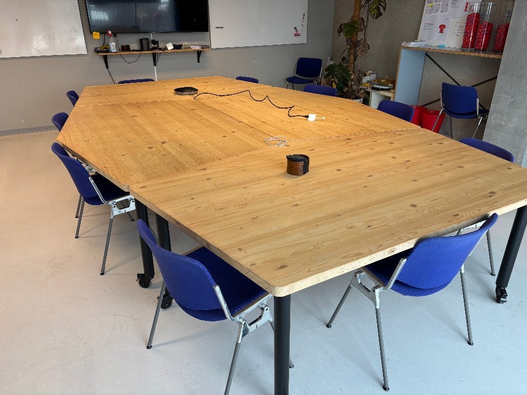 Vergadertafels 4x, Receptie of Entree, Ophalen, Gebruikt, Tafel
