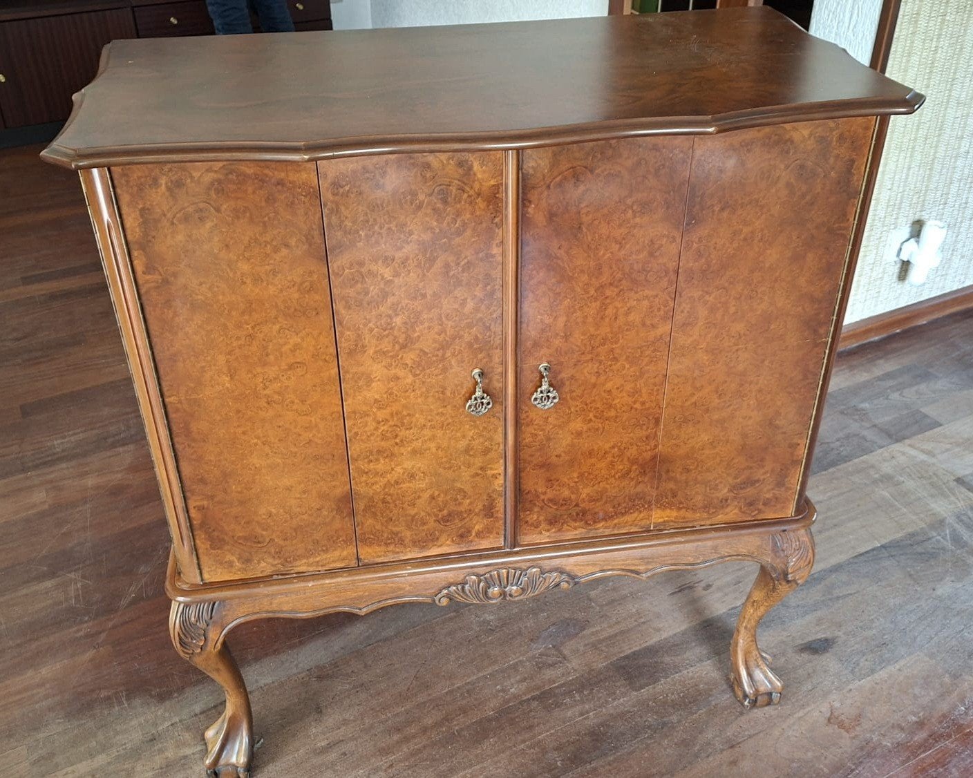 Vintage TV-kast in Louis XV-stijl, Burl-hout, jaren '70, Ophalen