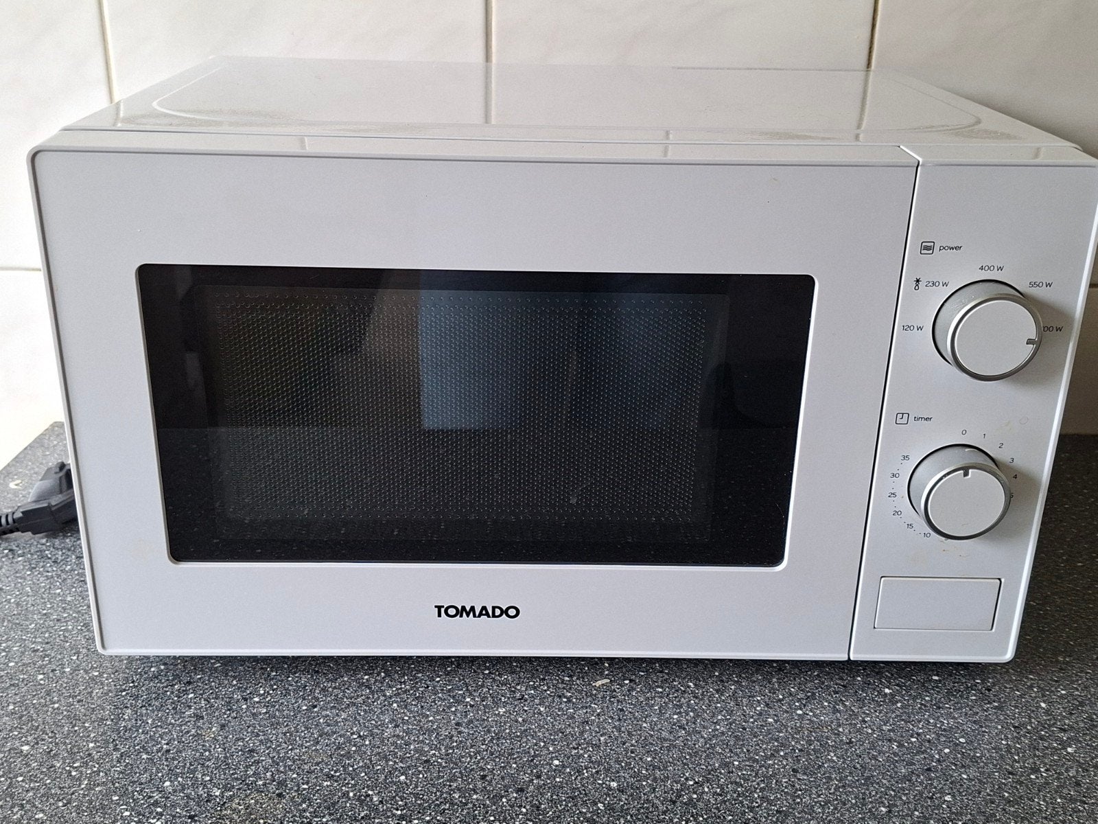 Tomado magnetron 700w  IZGS, Ophalen, Zo goed als nieuw