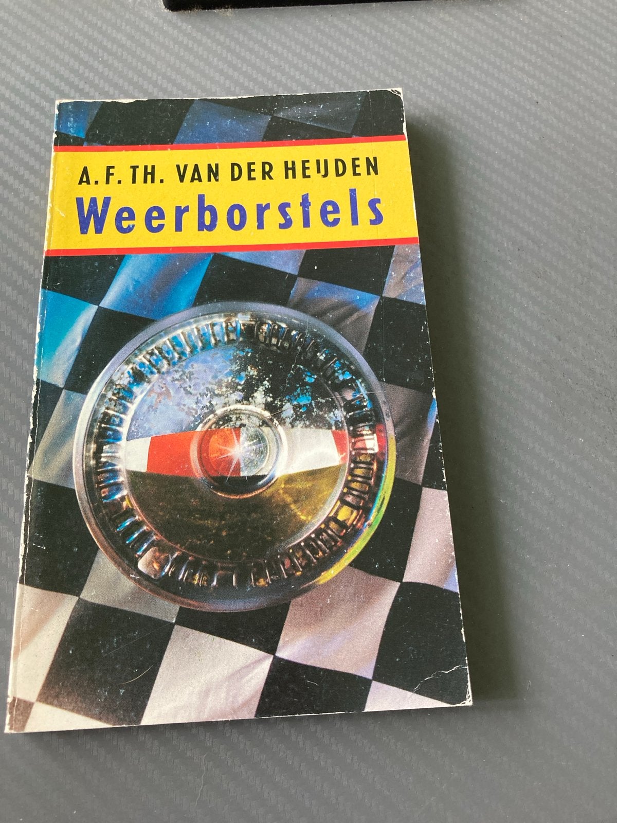 A.F.Th. van der Heijden - Weerborstels, Ophalen of Verzenden, Gelezen, Nederland