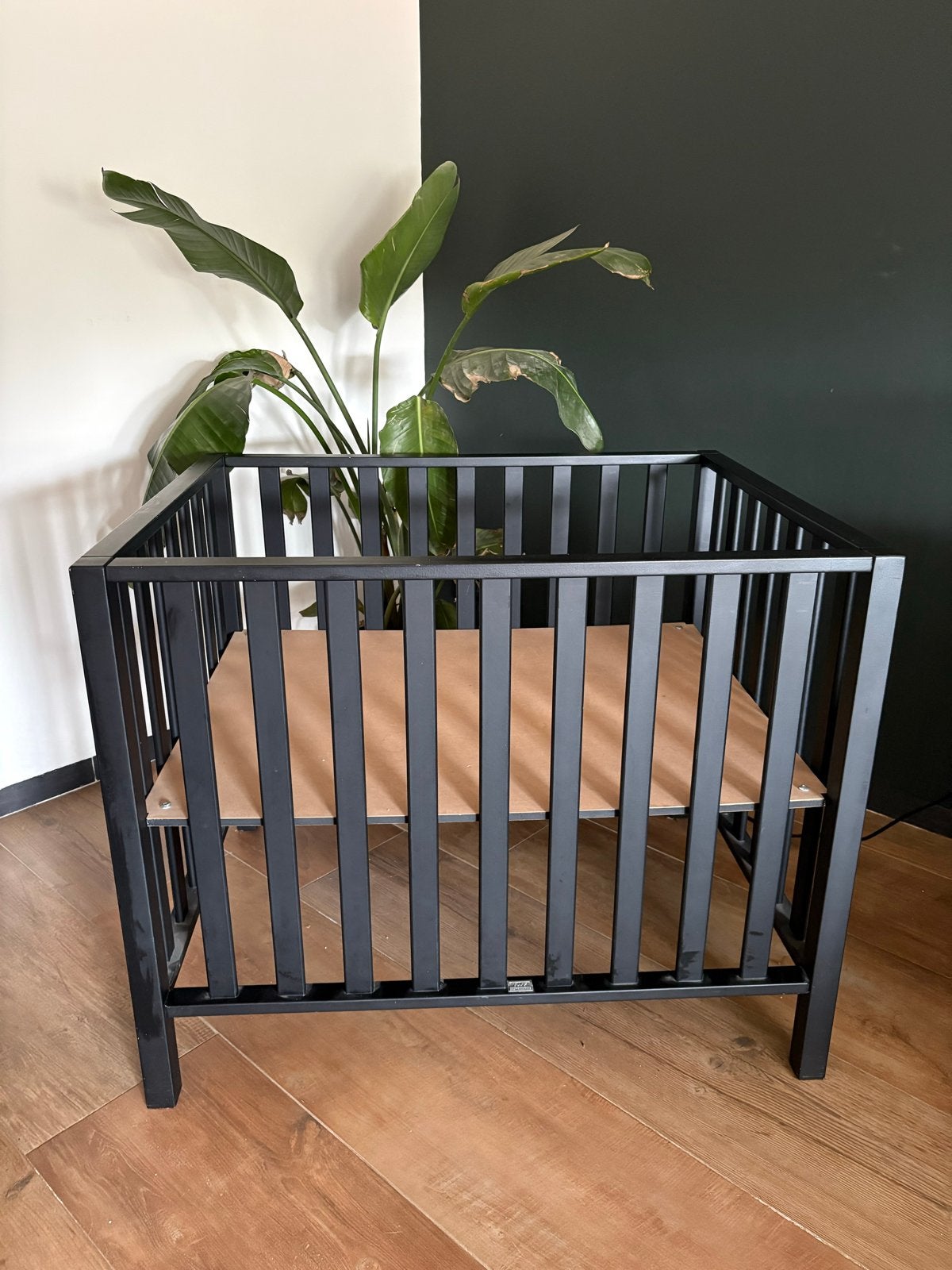 Zwarte TWF box, Kinderen en Baby's, Boxen, Ophalen, Gebruikt, In hoogte verstelbaar