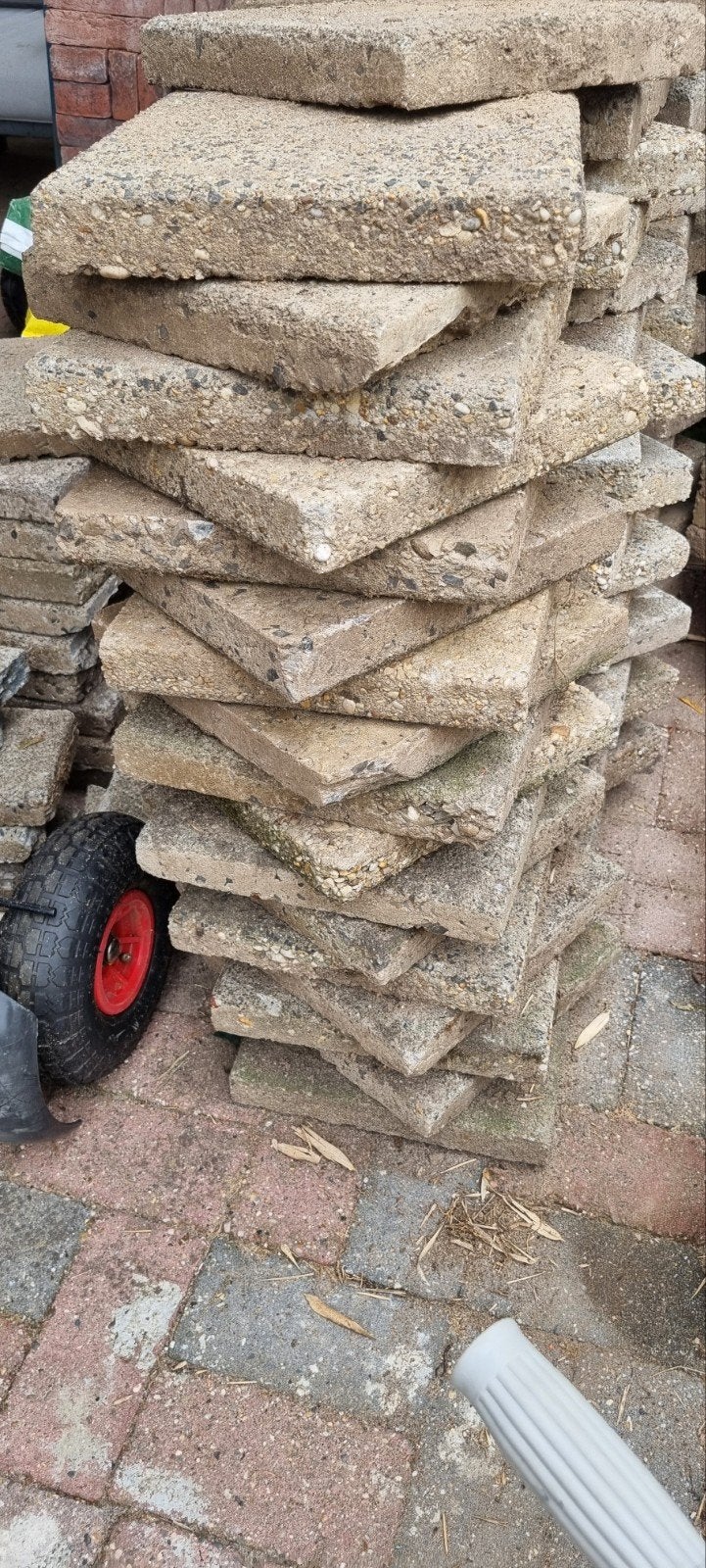 Gratis stoeptegels 2 types, Ophalen, Gebruikt, Overige typen, Minder dan 5 m²