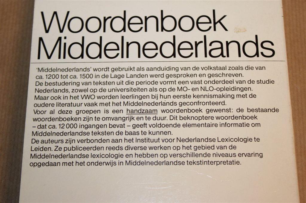 Woordenboek Middelnederlands — Compleet Naslagwerk 1984, Ophalen of Verzenden, Gelezen, Van Dale