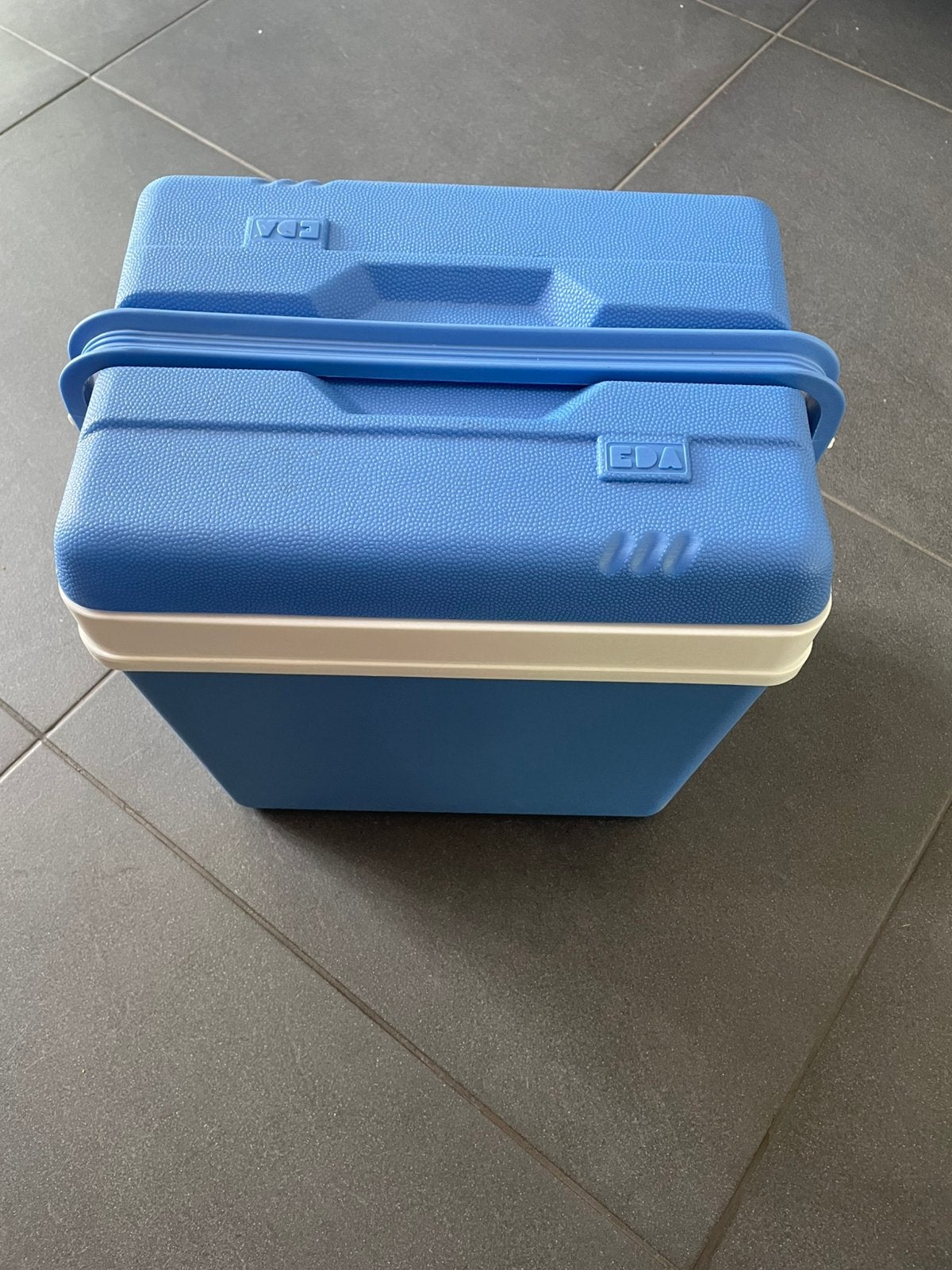 Mooie blauwe koelbox. 24L, incusief 6 vrieselementen, Ophalen of Verzenden, Zo goed als nieuw, Koelelement