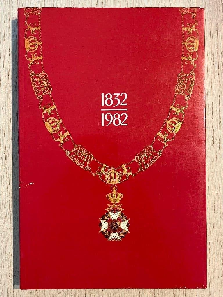 Exclusief genummerd boek : Medailles van 1832 - 1982 !, Verzamelen, Koninklijk Huis en Royalty, Ophalen of Verzenden, Zo goed als nieuw