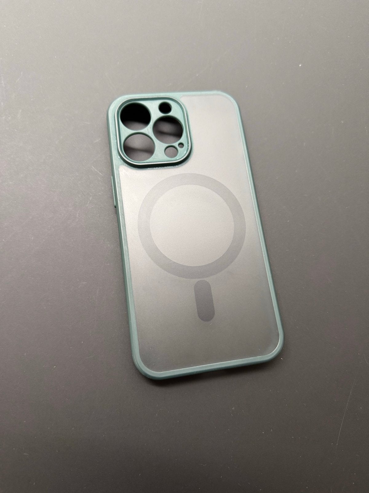 iPhone hoesjes: 12 Pro (transparant) en 13 Pro (groen), Telecommunicatie, Kunststof, IPhone 12 Pro, Nieuw, Hoesje of Tasje