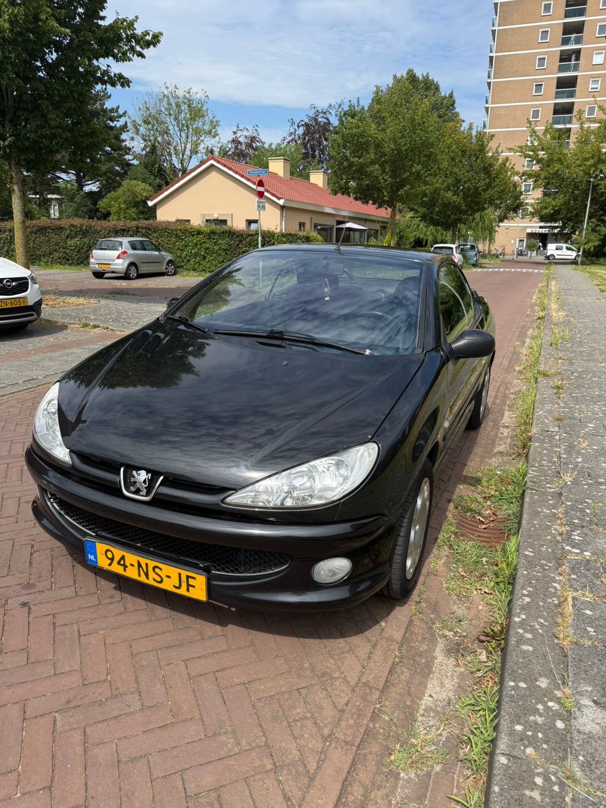 Peugeot 206 1.6 16V CC 2004 Zwart, Auto's, Peugeot, Voorwielaandrijving, 4 cilinders, Cabriolet, 4 stoelen