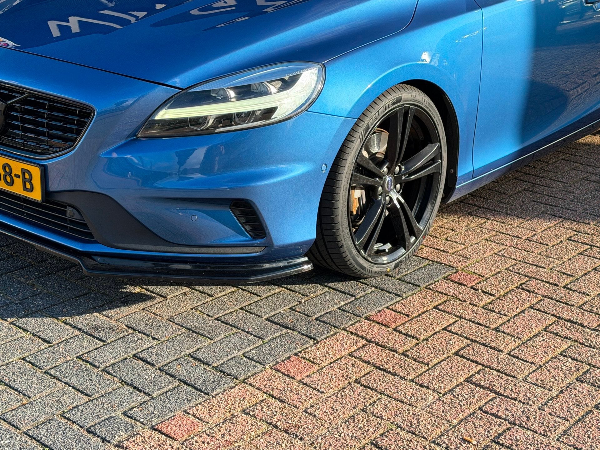 Volvo V40 2.0 T4 Business Sport AUT|PANO|Cruise|Navi|CAM, Auto's, Gebruikt, Blauw, Bedrijf, 1342 kg