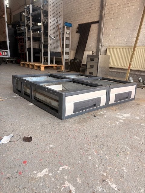 BOTT Vloerlade (2555) L103 B105 H20 €399, Ophalen, Zo goed als nieuw, Info@laaiin.nl, Laaiin