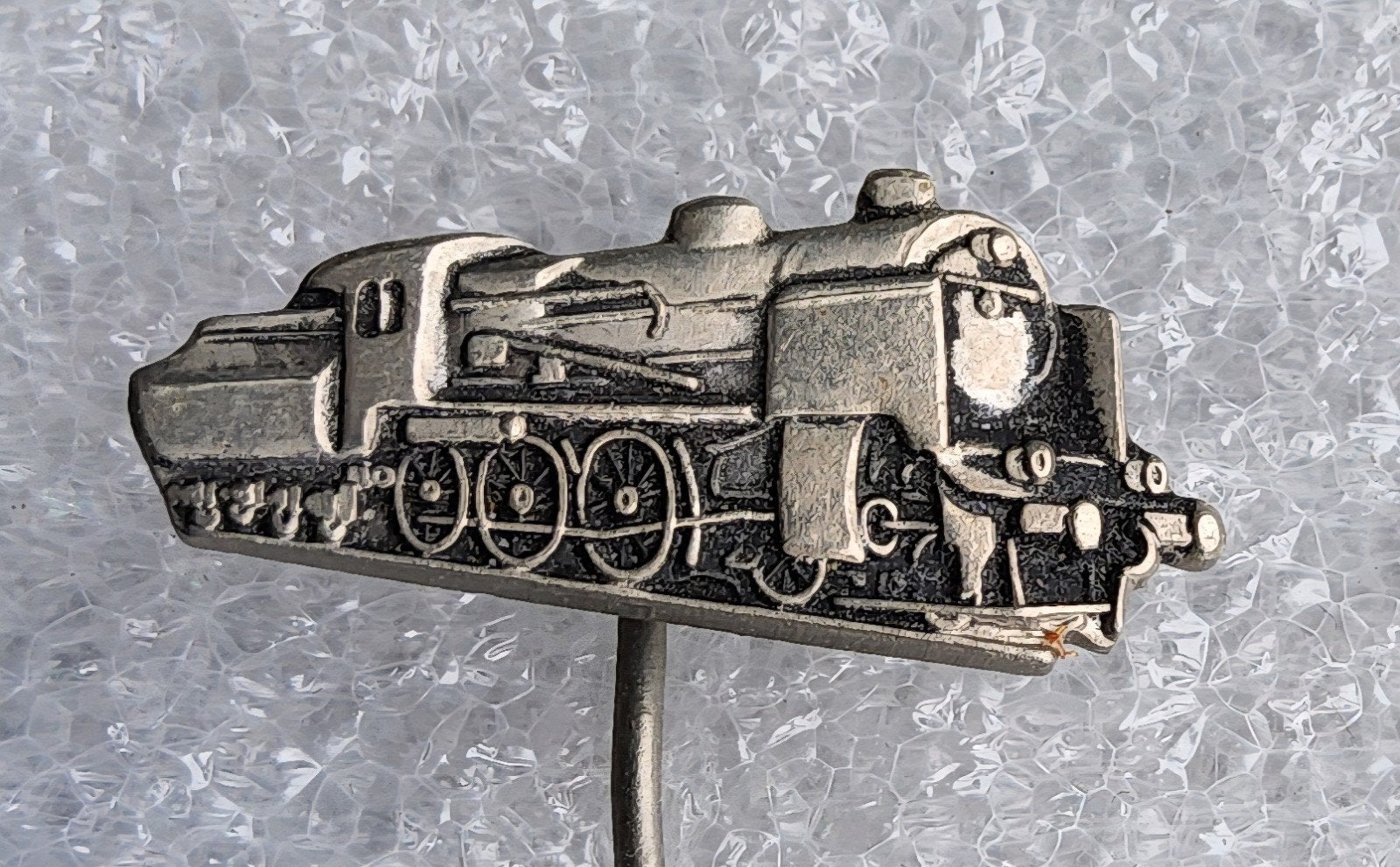 Vintage Speldje Locomotief Trein, Ophalen of Verzenden, Gebruikt, Overige onderwerpen, Speldje of Pin