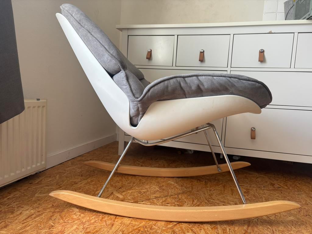Design Schommelstoel, Ophalen, Zo goed als nieuw, 50 tot 75 cm