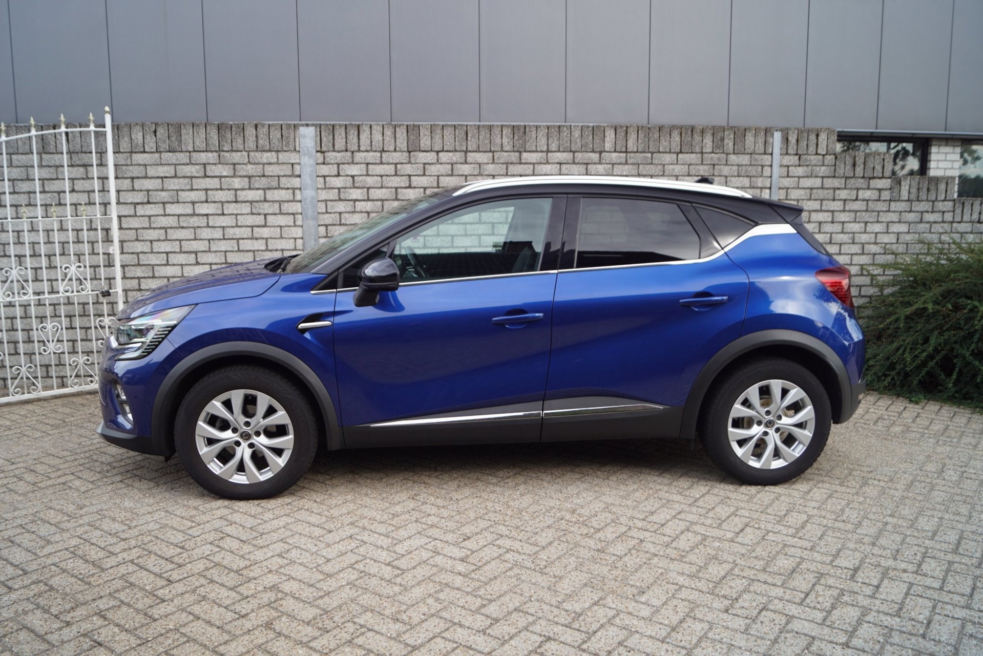 Foto 2 van Renault Captur 1.3 TCe 130 Intens Autom Half Leder/Stof Spor