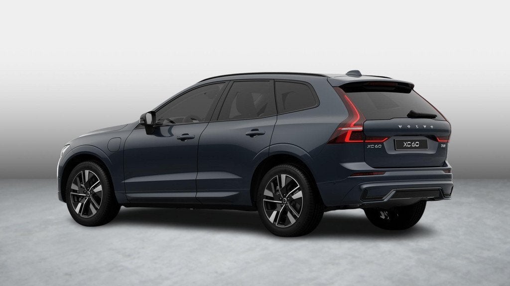 Volvo XC60 T6 Plug-in hybrid AWD Ultra Dark, Auto's, Volvo, Automaat, 4 cilinders, Blauw, 180 min