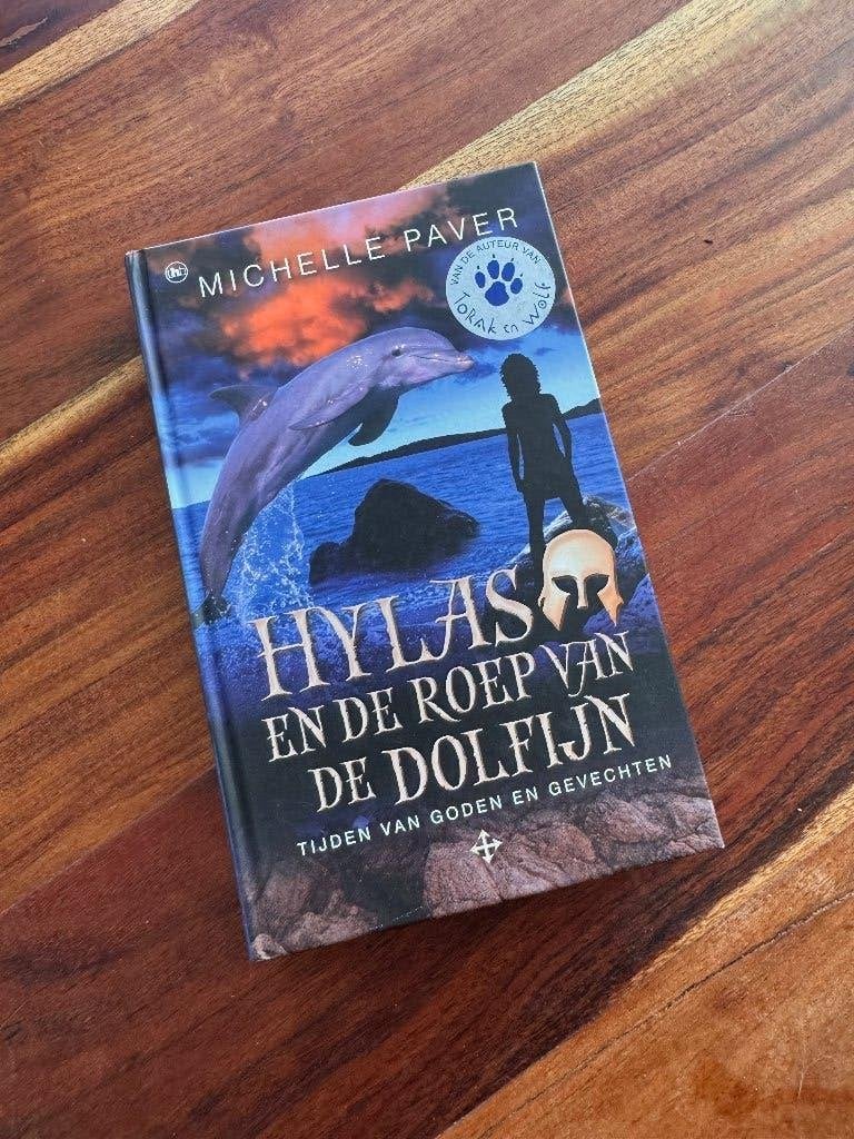 Hylas en de roep van de dolfijn - Michelle Paver, Ophalen of Verzenden, Gelezen