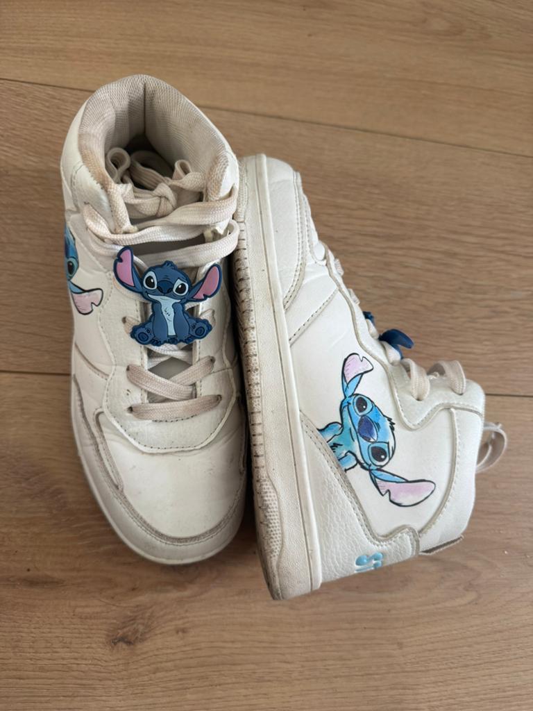 Gave stitch schoenen maat 34, Kinderen en Baby's, Kinderkleding | Schoenen en Sokken, Ophalen, Jongen of Meisje, Schoenen, Zo goed als nieuw