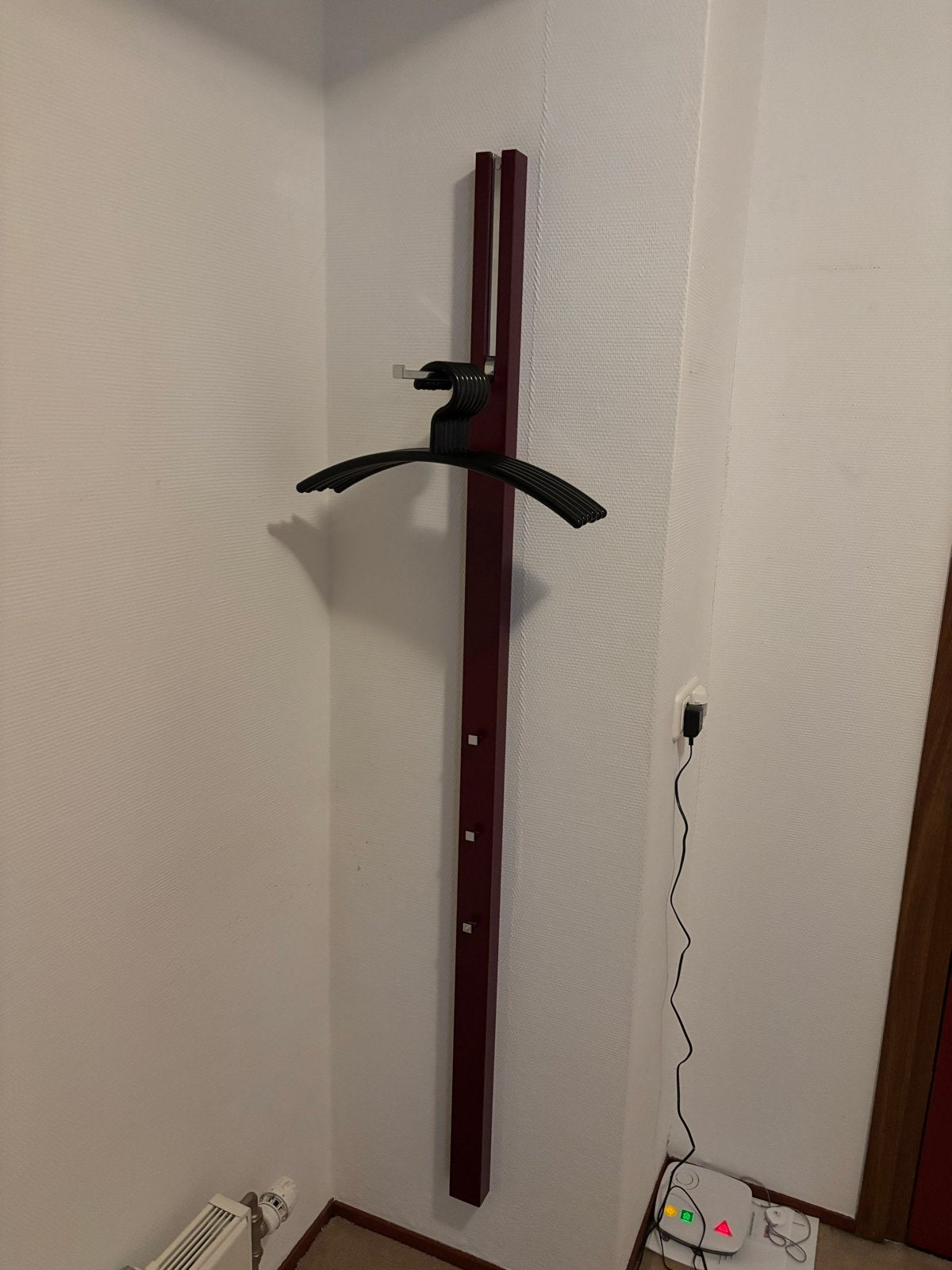 Moderne wandkapstok - Slank design, ruimtebesparend, Wandkapstok, Overige materialen, Gebruikt, 200 cm of meer
