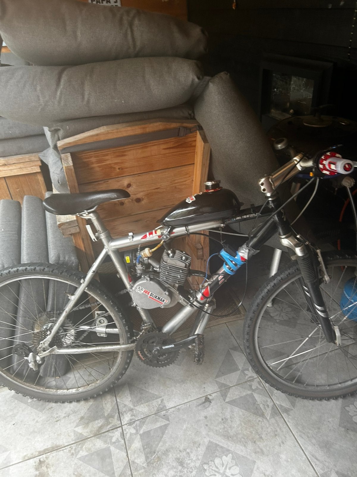 90 cc motor het is een moutain bike eigelijk met een blok, 55 cm of meer, Ophalen of Verzenden, Zo goed als nieuw, Minder dan 10 versnellingen