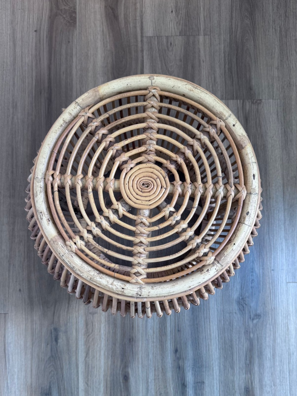 Rotan bijzettafeltje, Ophalen, Zo goed als nieuw, Rond, Riet