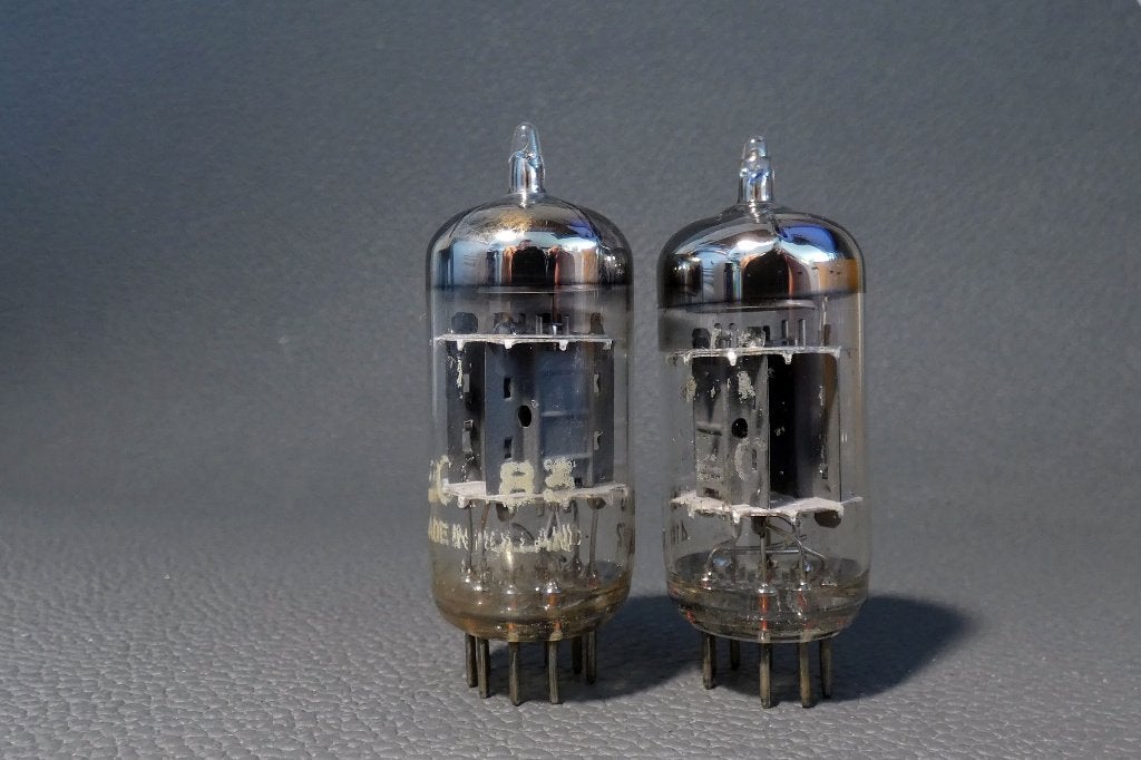 ECC83 Philips Heerlen - 'large O getter' -  matched pair, Verzenden, Buis of Buizen