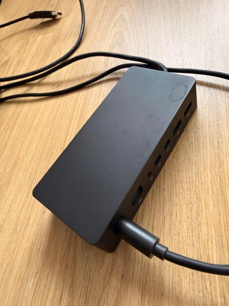 Microsoft Surface Dock, Ophalen of Verzenden, Gebruikt, Docking station, Laptop