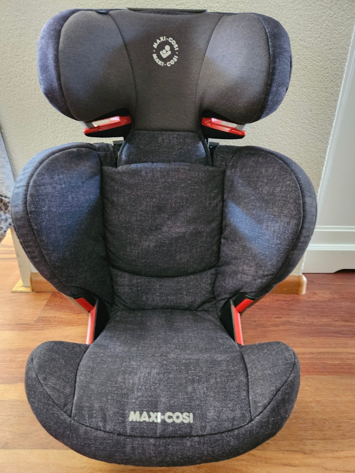Maxi-Cosi Autostoel - Comfortabel en Veilig, Ophalen, Autogordel of Isofix, Gebruikt, 15 t/m 36 kg