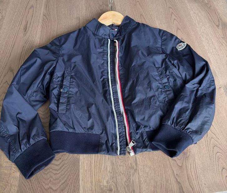 Moncler zomerjas maat 140 (valt kleiner) - 10 jaar, Ophalen, Gebruikt, Jongen of Meisje, Jas