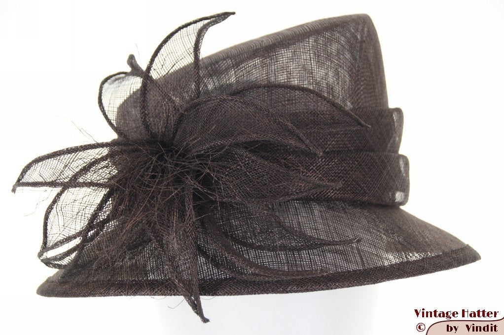 Dameshoed Bronte donker bruin sinamay sisal 56,5 nieuw, Kleding | Dames, Hoeden en Petten, 56 of 57 cm (M, 7 of 7⅛ inch), Bronté Amsterdam