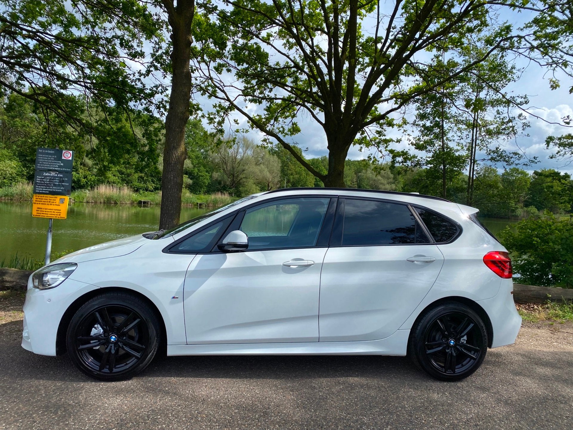 BMW 2-serie Active Tourer 218i M PAKKET Centennial Executive, Auto's, 1345 kg, 136 pk, Gebruikt, Euro 6