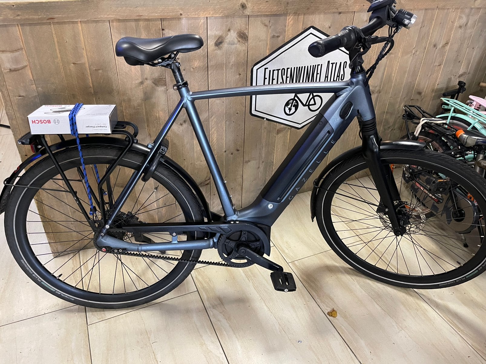 Gazelle Bosch middenmoter 28 inch 8V framemaat 65 cm, Fietsen en Brommers, 65 cm of meer, Ophalen of Verzenden, Zo goed als nieuw