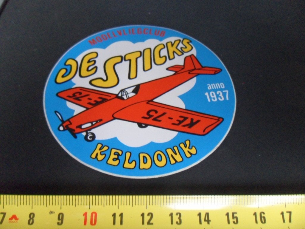 sticker Keldonk DE STICKS modelvliegclub anno 1937, Verzamelen, Ophalen, Zo goed als nieuw