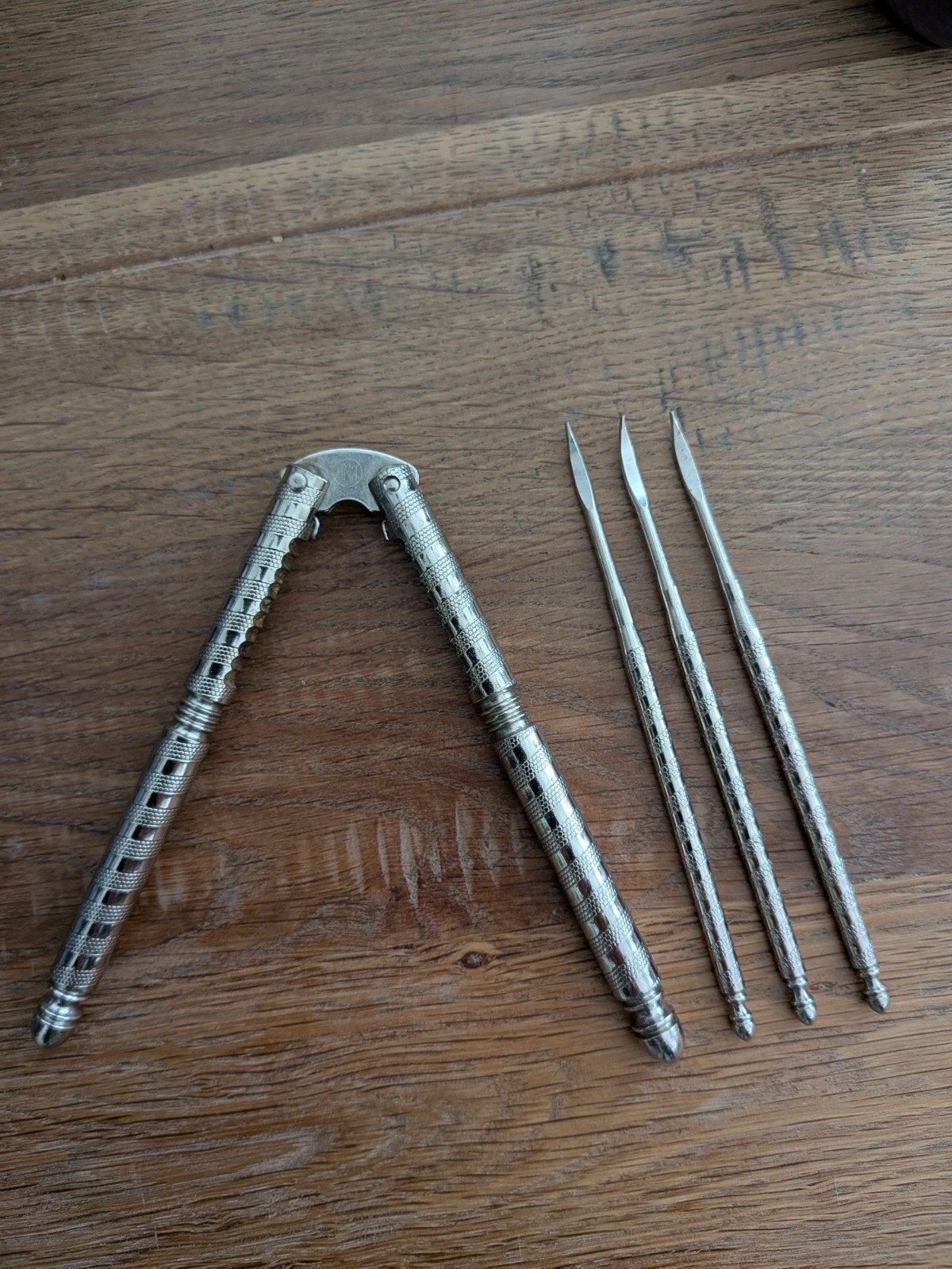 Notenkraker set met 3 prikkers - Zilverkleurig, Antiek en Kunst, Ophalen