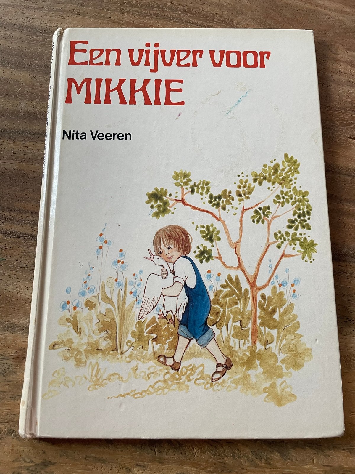 Een vijver voor Mikki - Nita Veeren (Kinderboek), Ophalen of Verzenden, Gelezen, Fictie algemeen