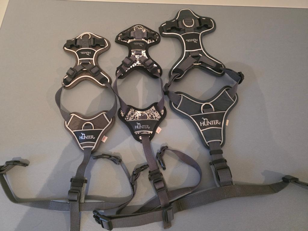 Te koop aangeboden:
3 nette Hunter hondenharnassen / hondent, Ophalen of Verzenden, Zo goed als nieuw, Hondenriem-accessoire