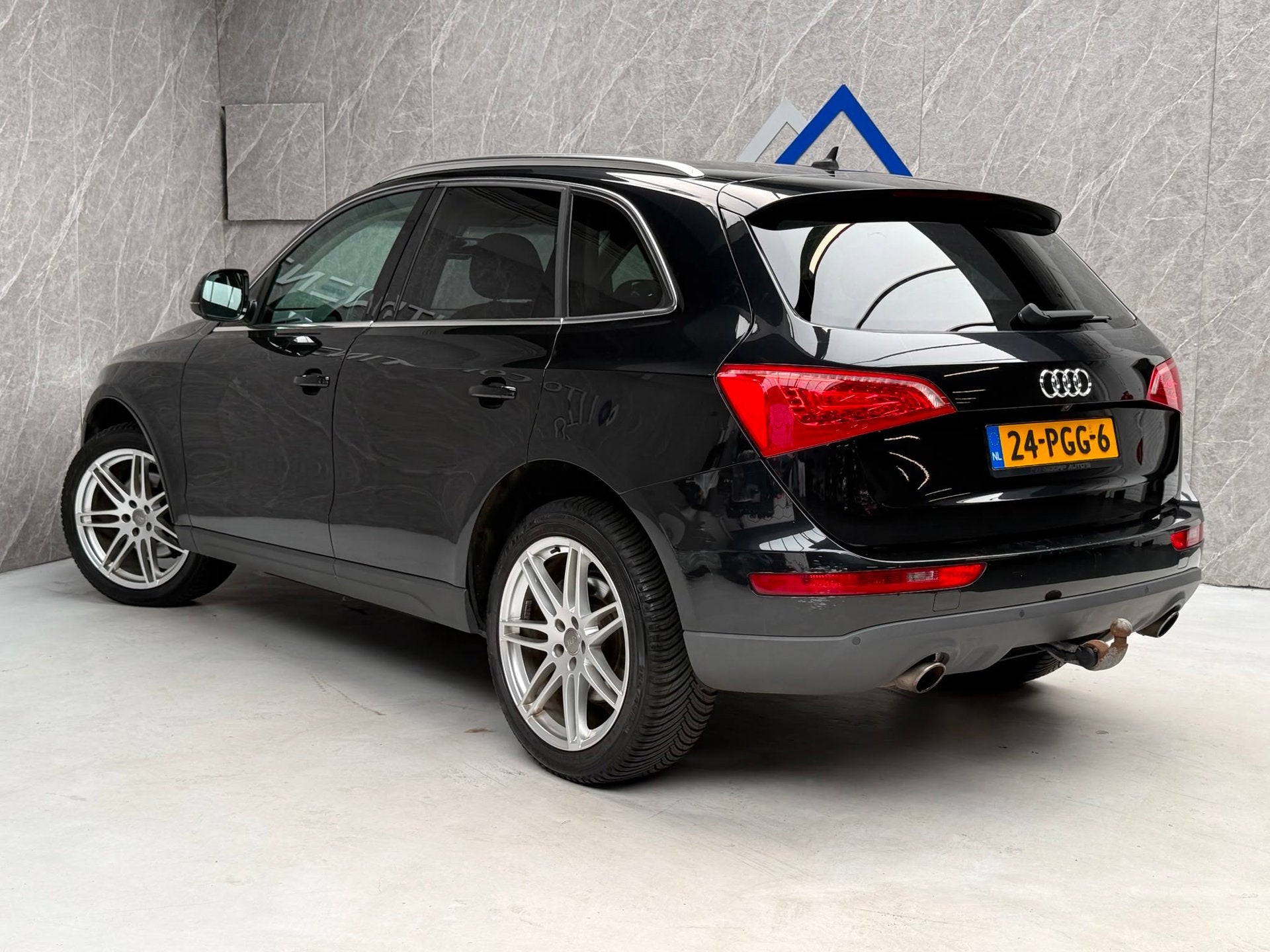 Audi Q5 3.2 FSI quattro 271 PK / NAP / Goed Onderhouden, Auto's, Audi, Gebruikt, Zwart, Zwart, 11 km/l